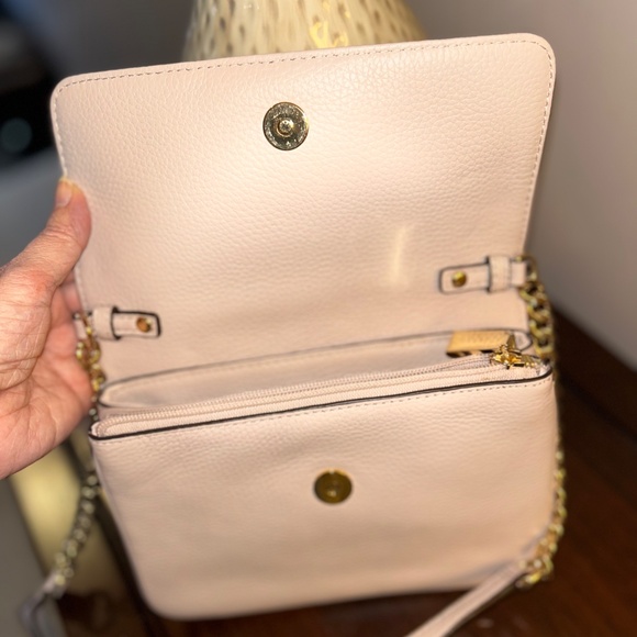 Michael Kors Blush Pink Chain Crossbody - Picture 4 of 8